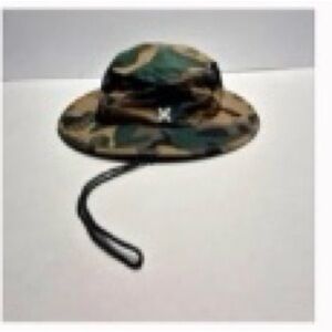 Astrid NWOTHurley Kids Camouflage sun Hat
